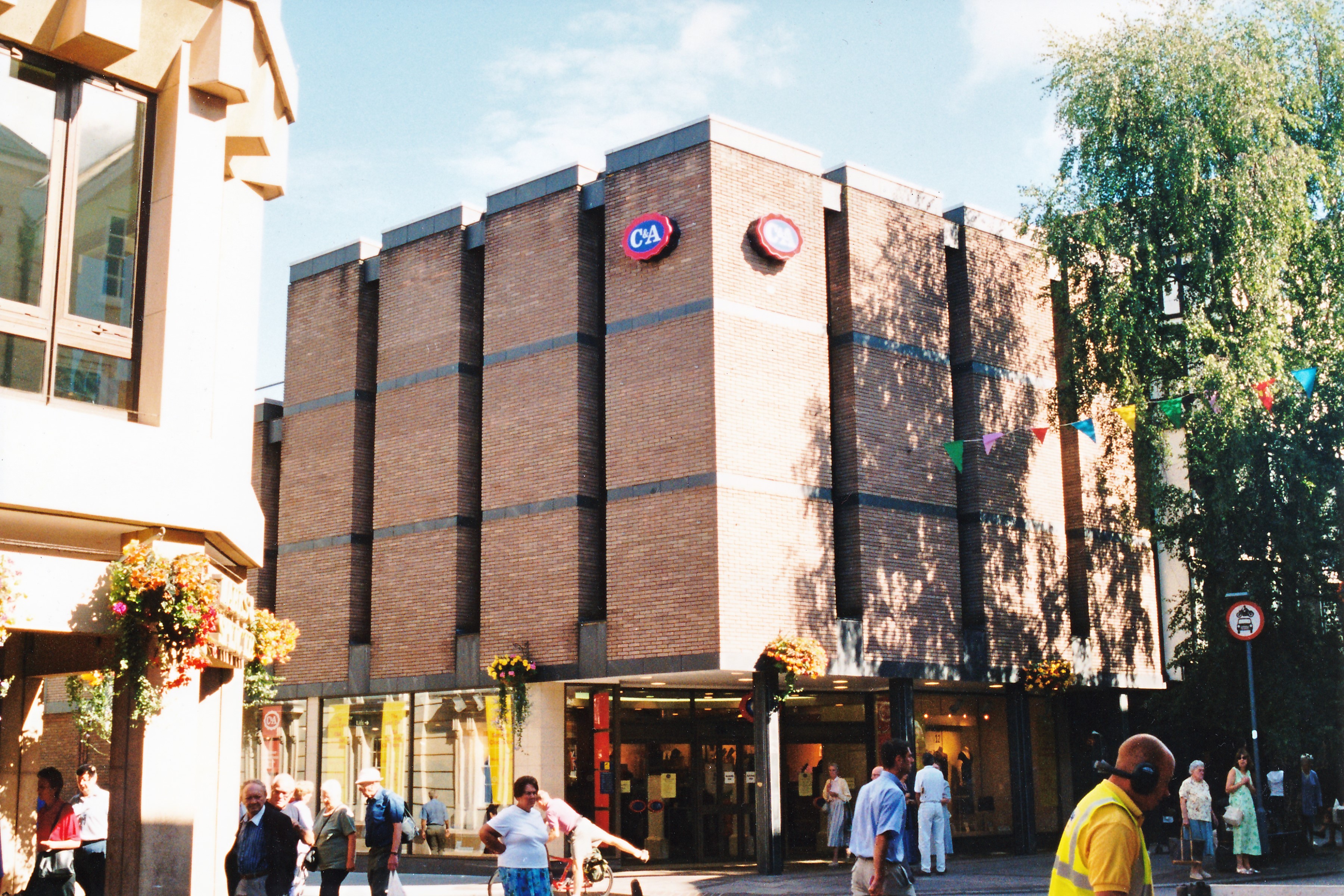 Exeter MF000124 Aug2000 (2)