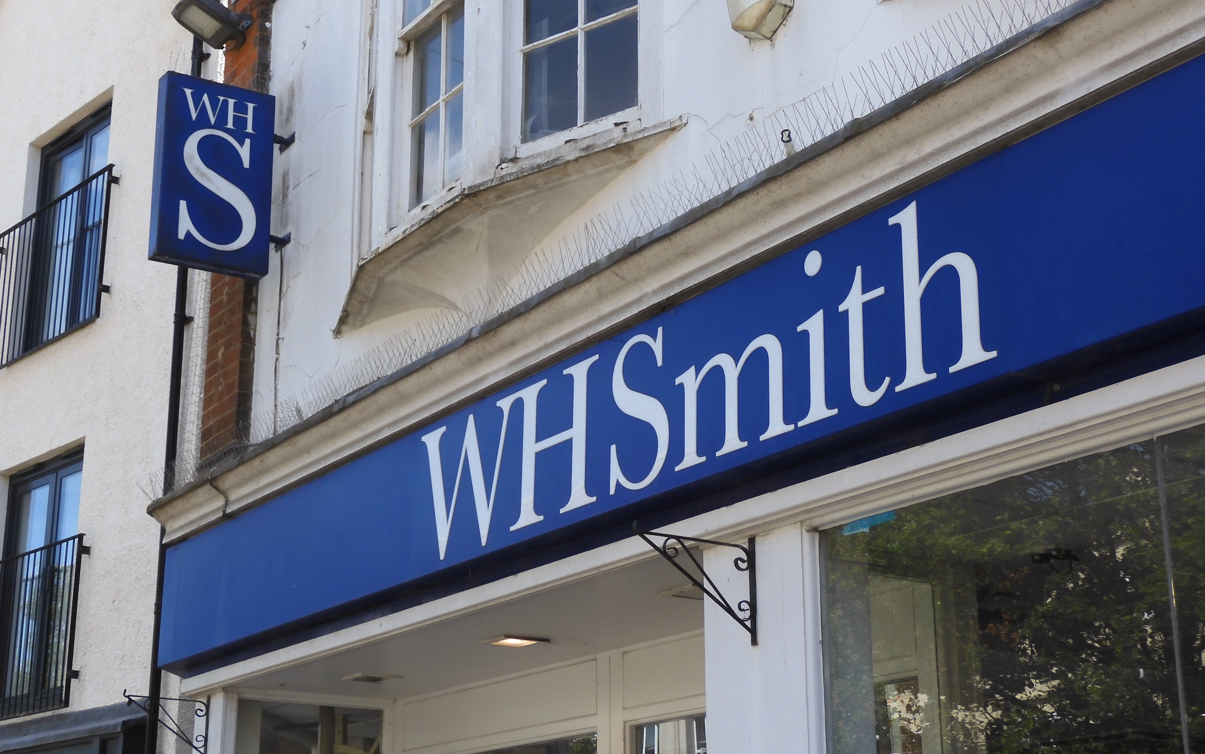 Smith & Jones: A Brief History of W. H. Smith&rsquo;s High Street Shops